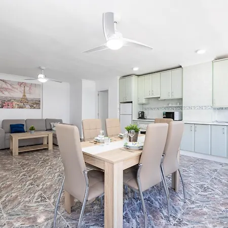Apartment Seafront *